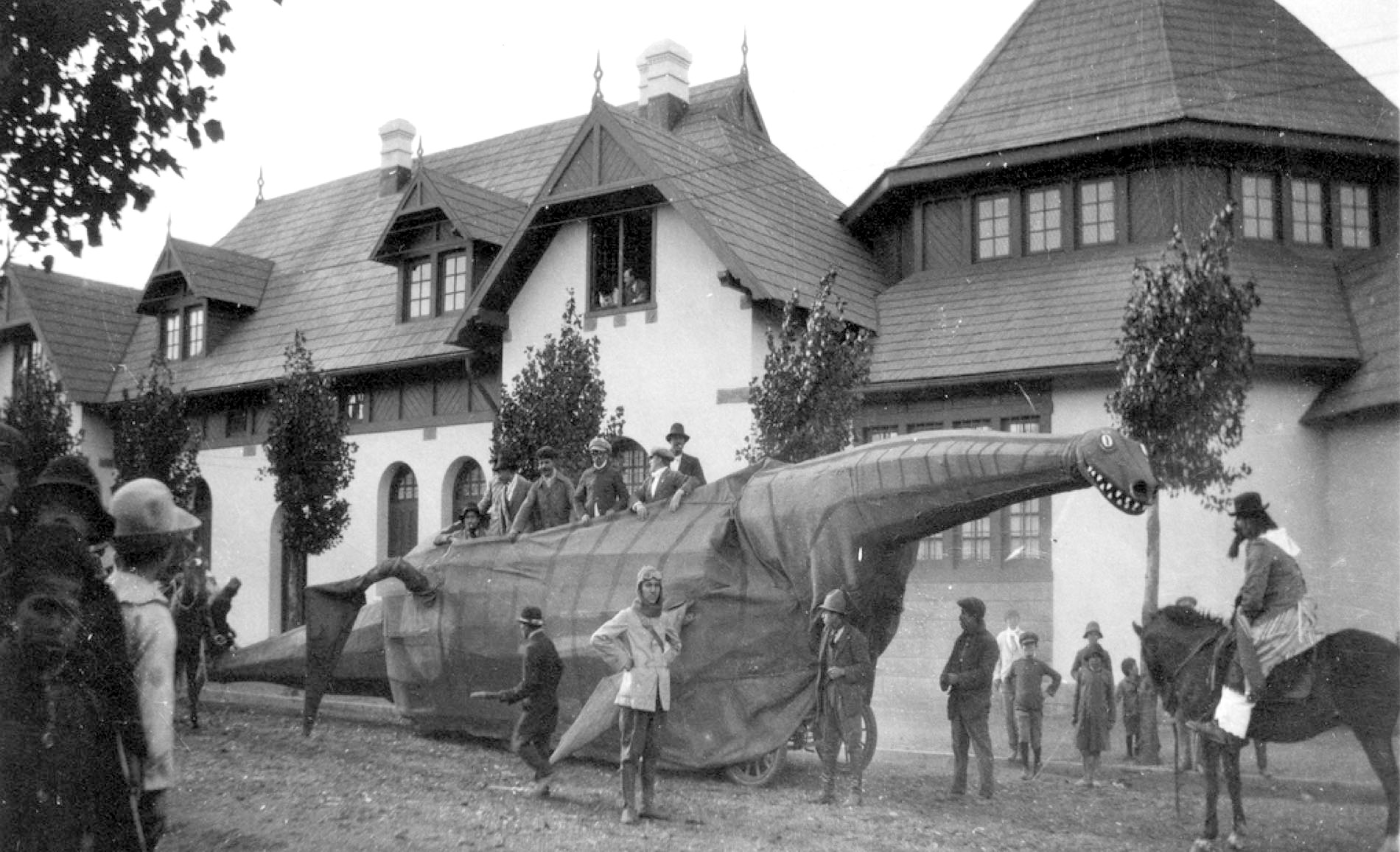 Carnival float of Plesiosaur (1923)