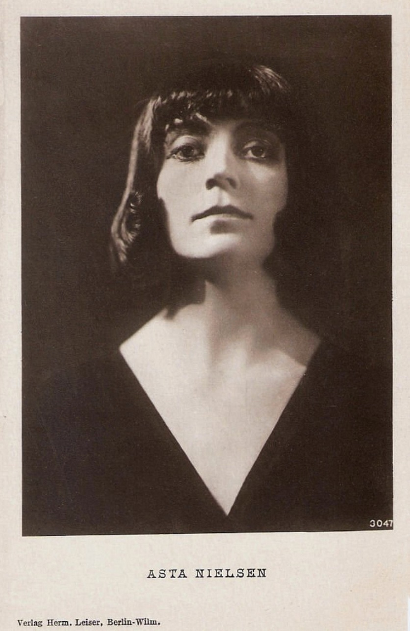 Photographic portrait of Asta Nielsen, s.d.
